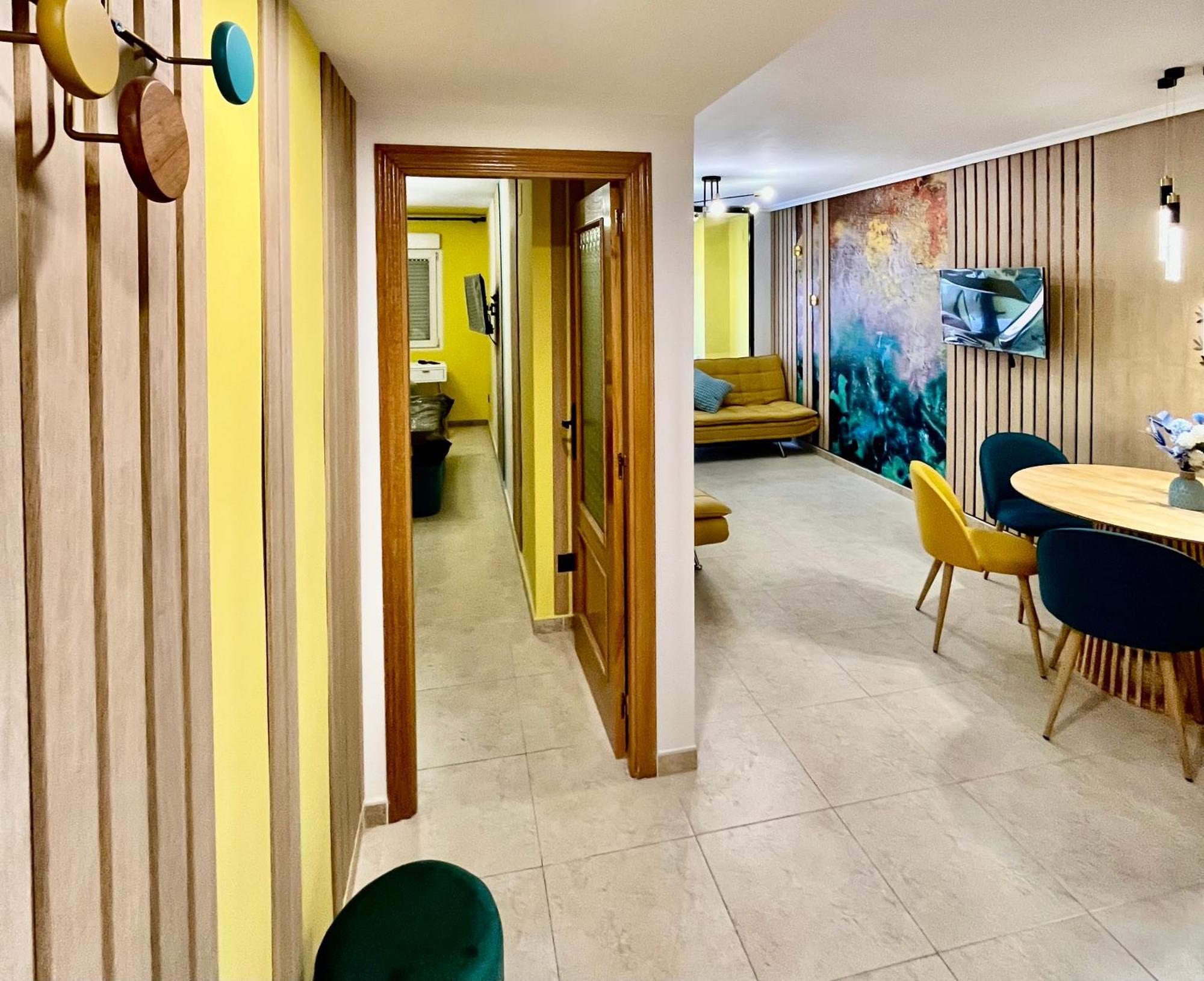 Elegante Tres Colores Apartamento