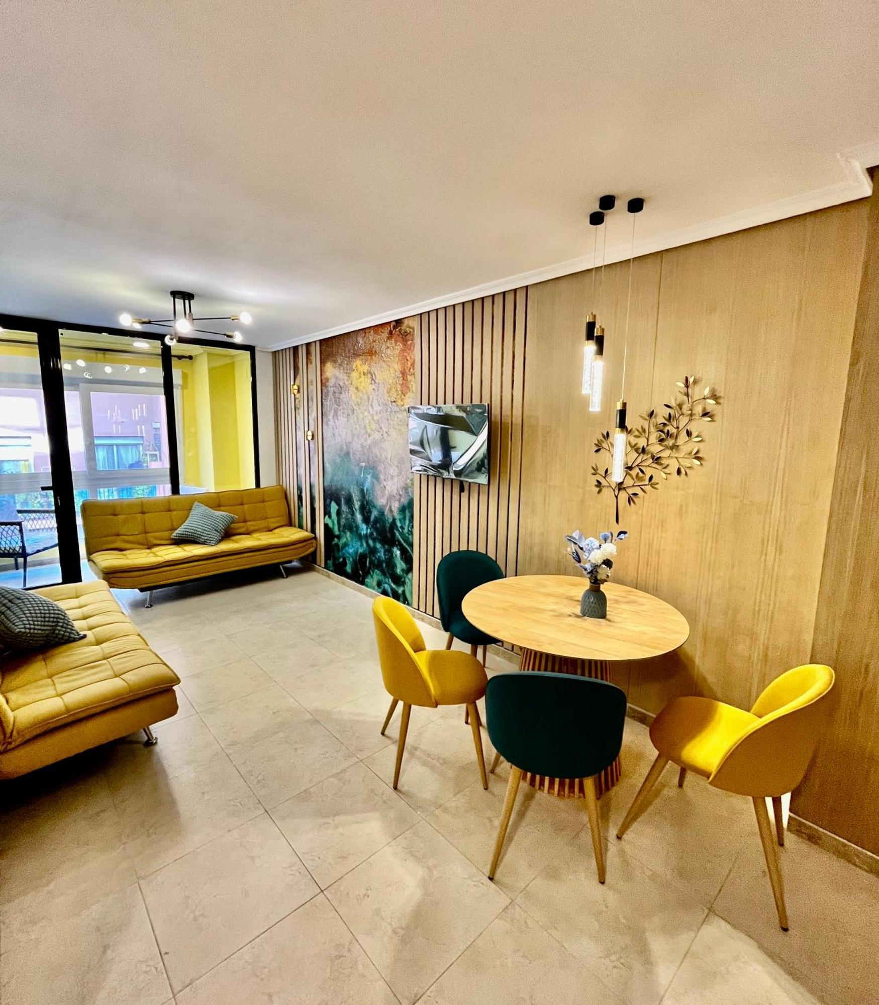 Elegante Tres Colores Apartamento *